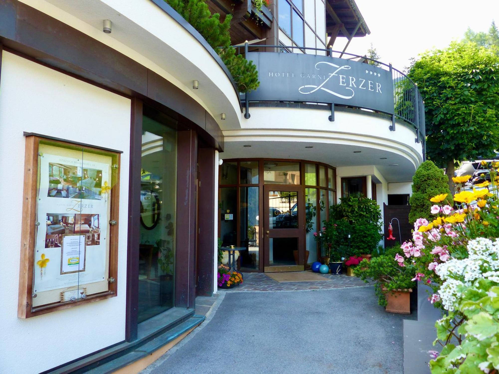 Hotel Garni Zerzer Serfaus Exterior photo