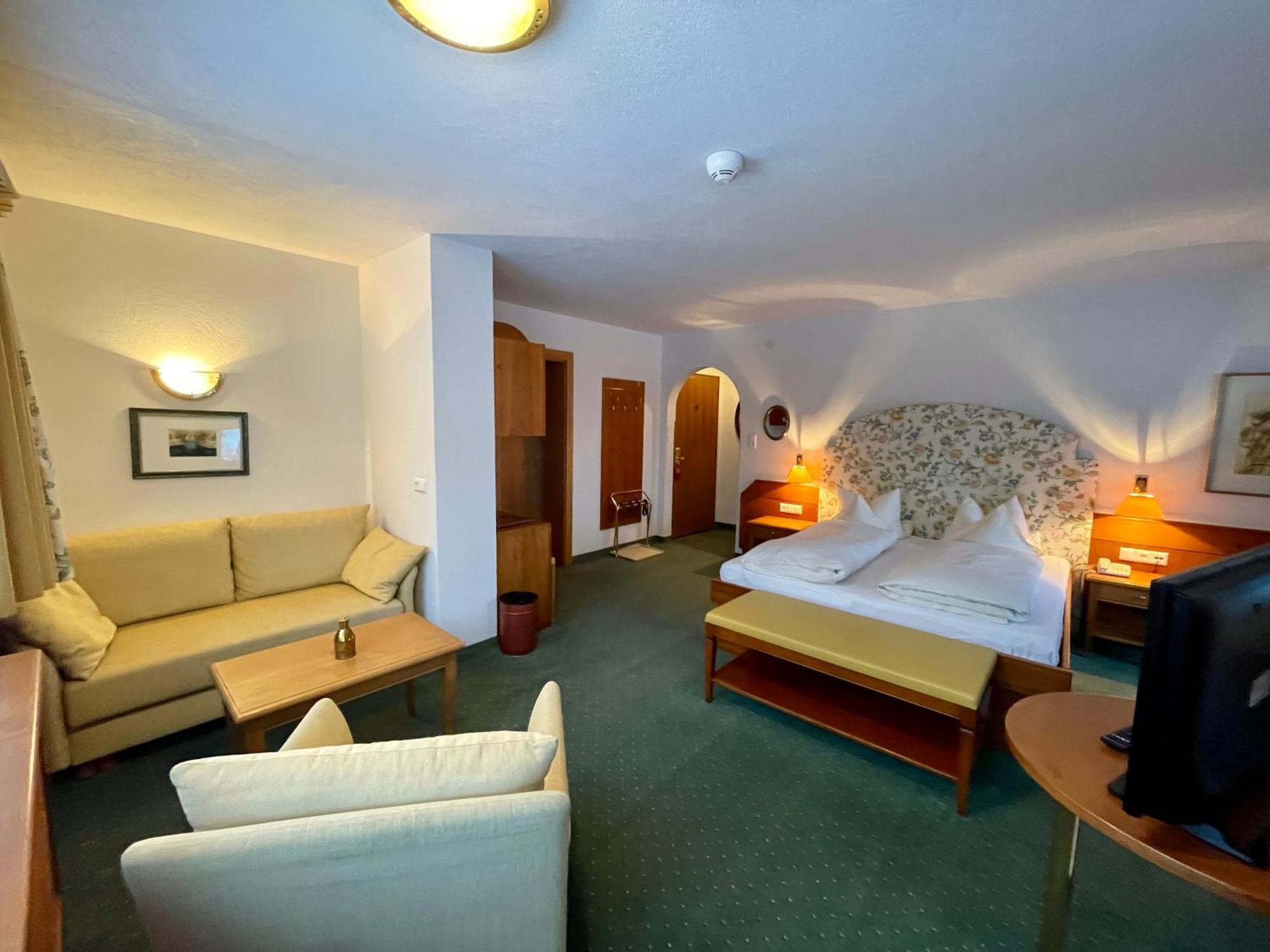 Hotel Garni Zerzer Serfaus Exterior photo